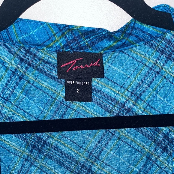 Torrid Turquoise Plaid Print Button Down Long Sleeve Top - Picture 5 of 8